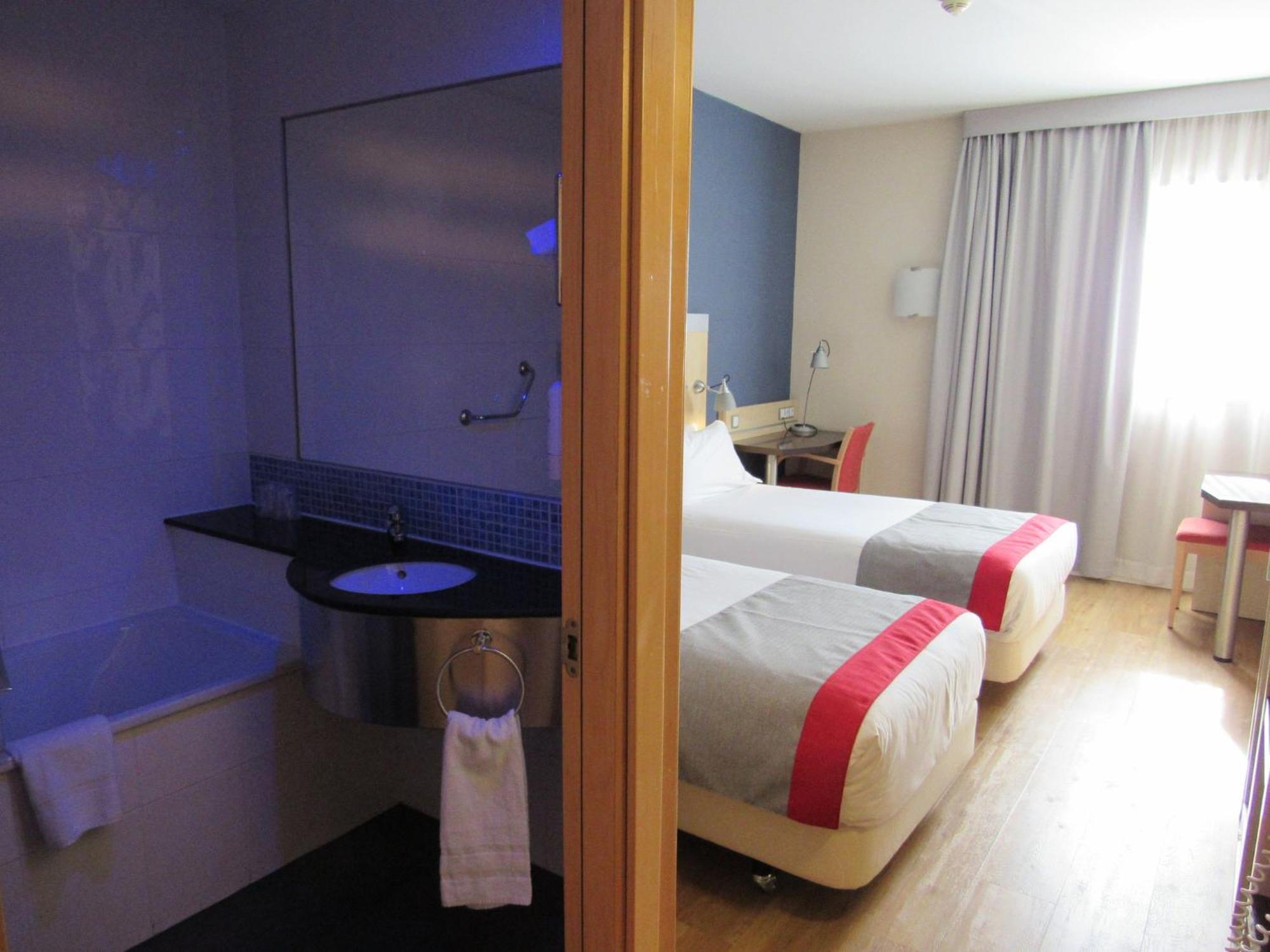 Holiday Inn Express Madrid-Getafe By Ihg Exterior foto