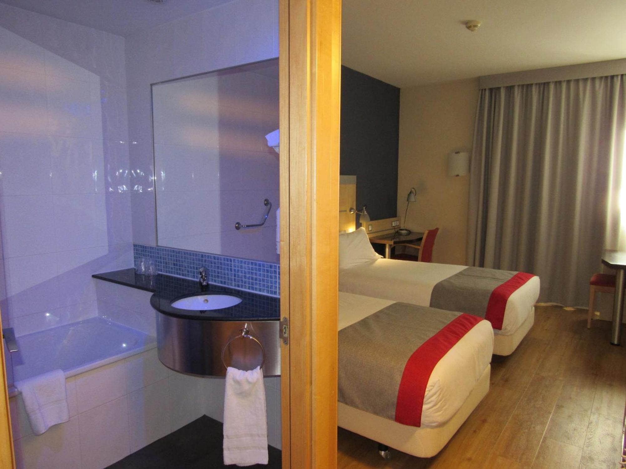 Holiday Inn Express Madrid-Getafe By Ihg Exterior foto