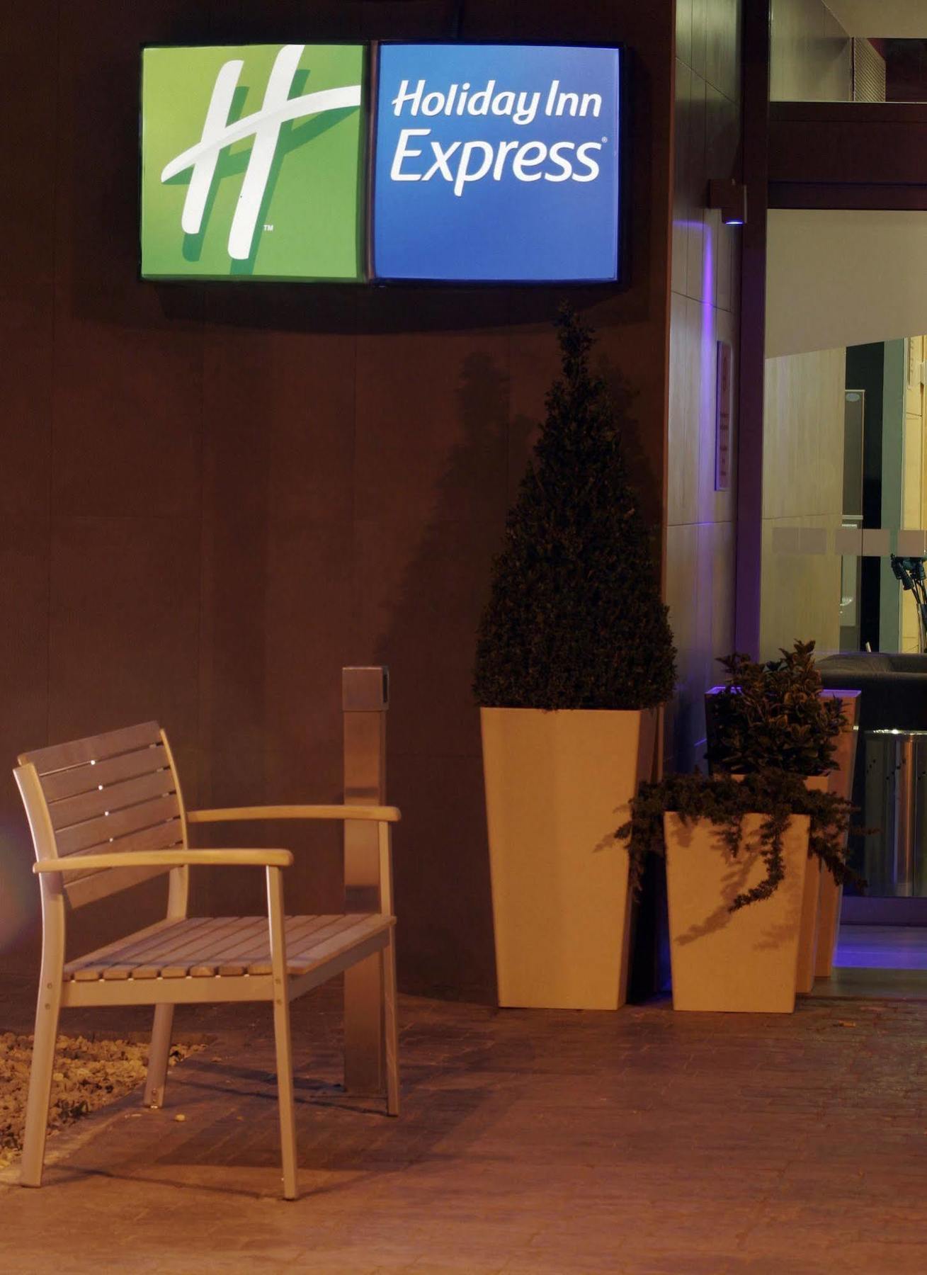 Holiday Inn Express Madrid-Getafe By Ihg Exterior foto