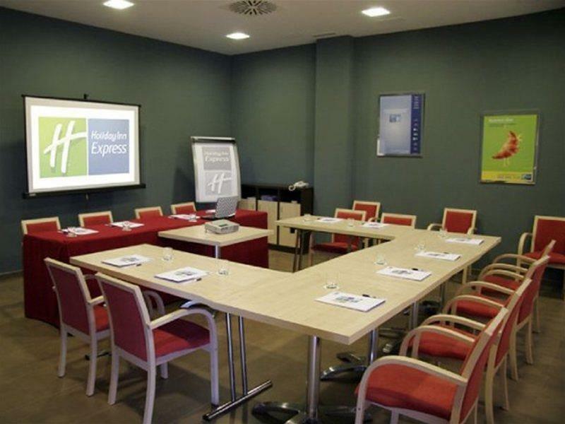 Holiday Inn Express Madrid-Getafe By Ihg Exterior foto